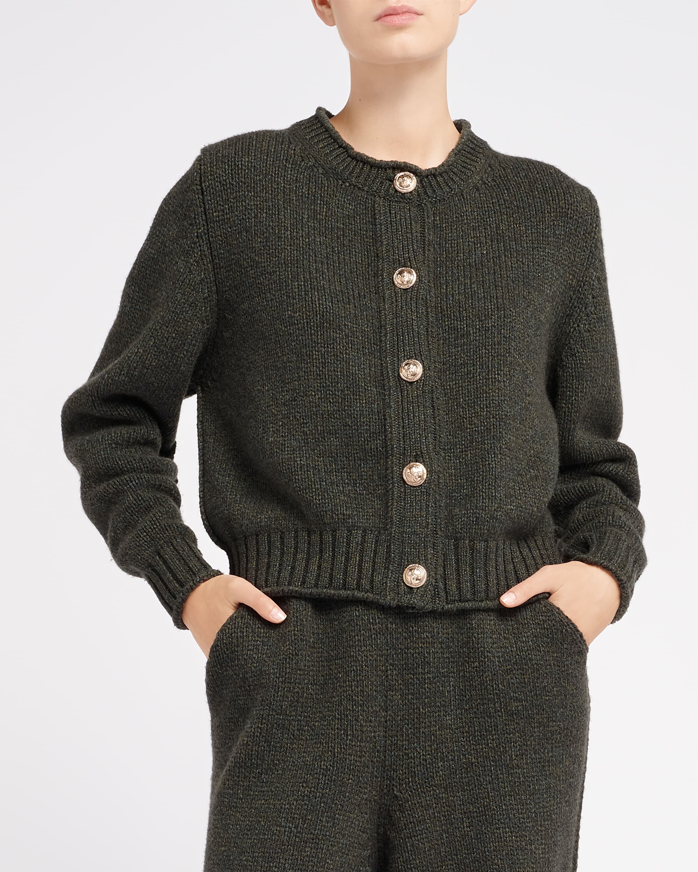 Cardigan in chunky cashmere with gold buttons – Barrie.com