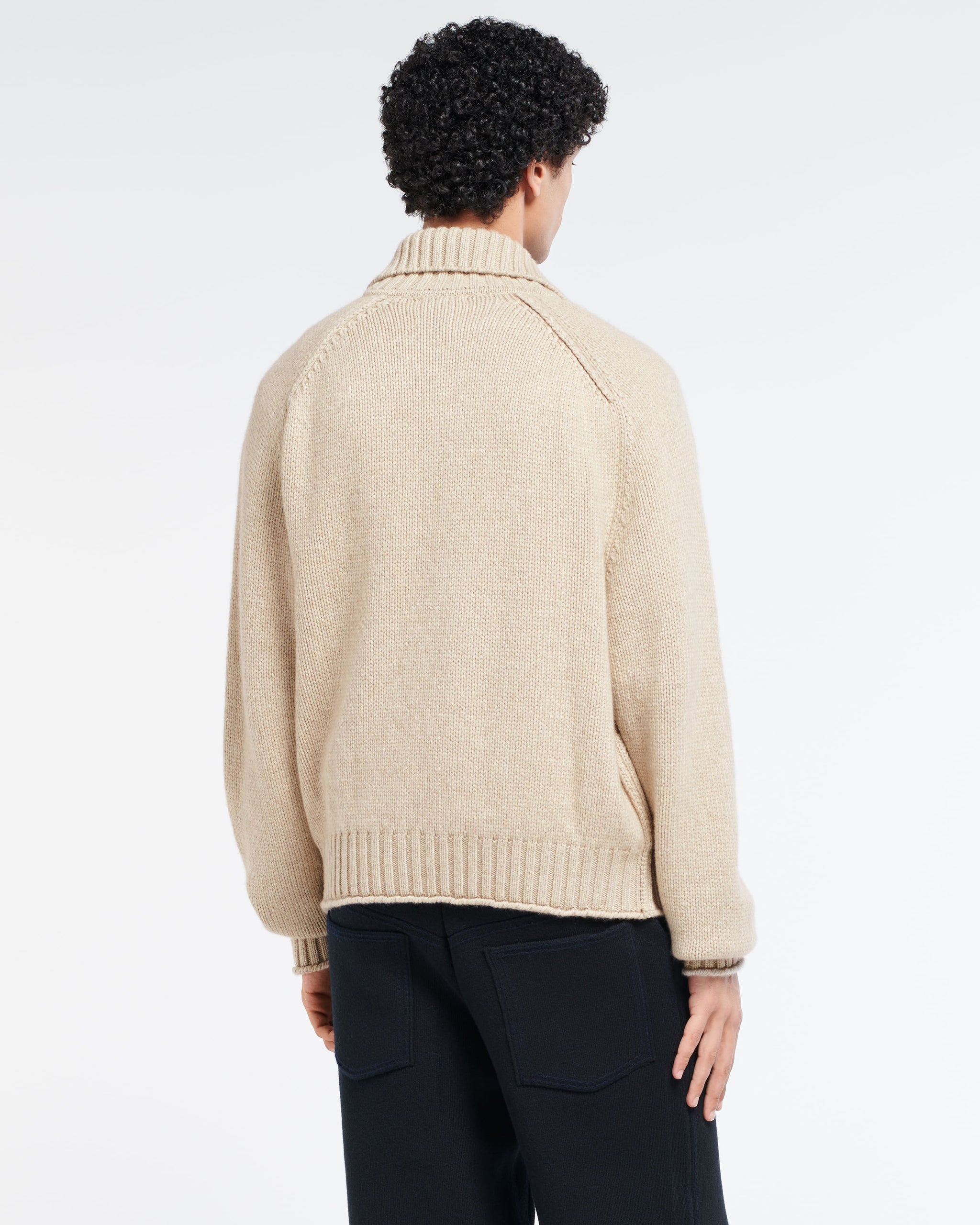 Chunky cashmere cardigan with polo collar and gold buttons – Barrie.com